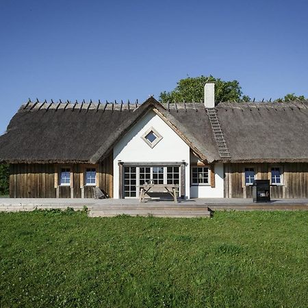 Villa Bumba Liigalaskma Ngoại thất bức ảnh